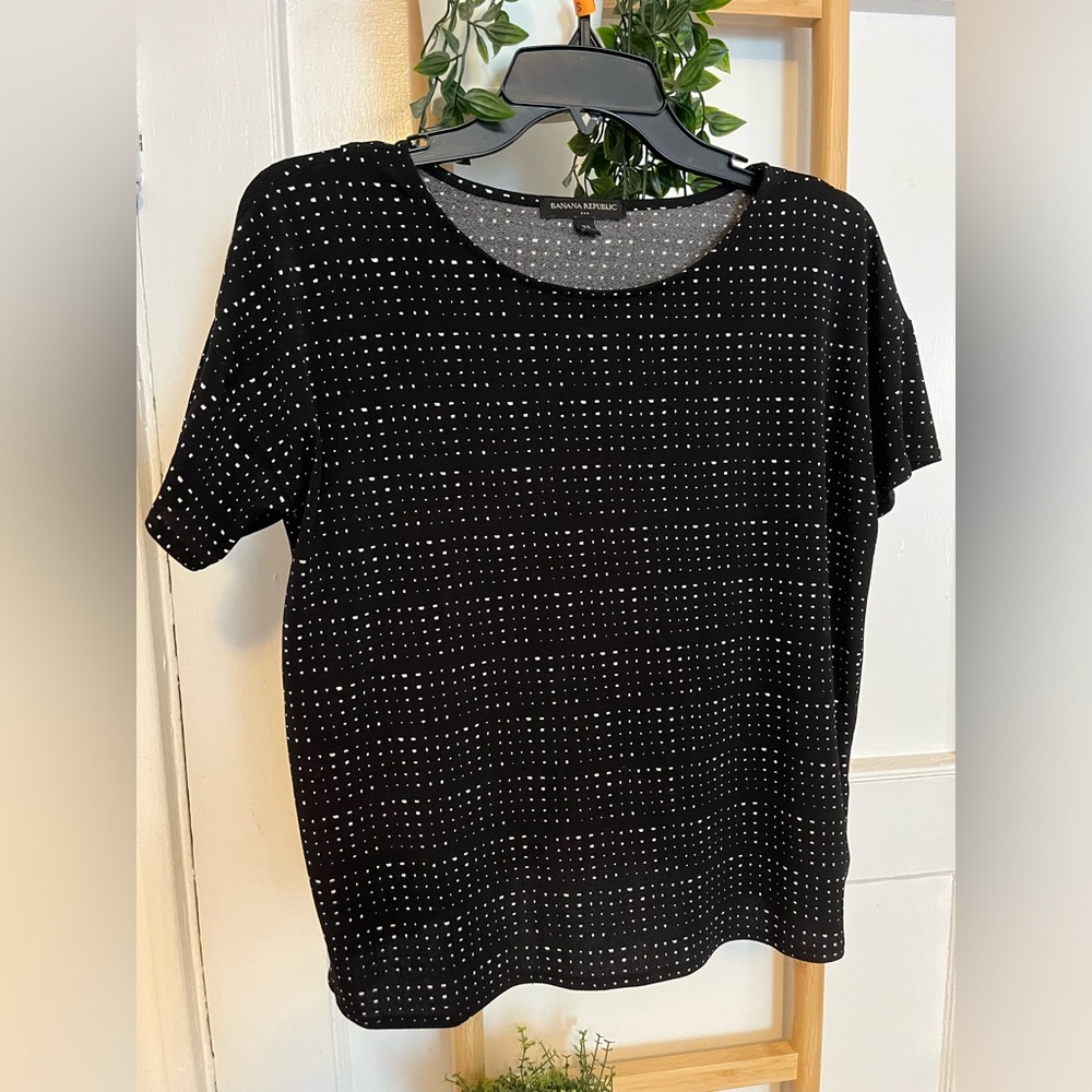 Banana Republic Black and White Short Sleeve Blouse